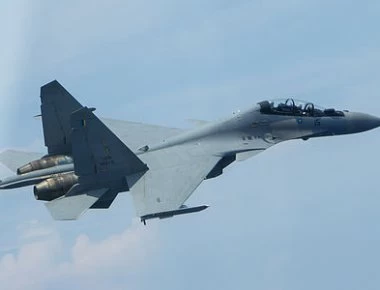 Βίντεο: Τι γίνεται όταν ένα Su-30MKM «χορεύει» στον αέρα